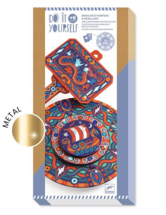 Bouclier et marteau à...