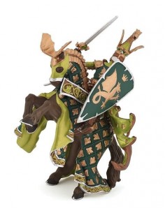 Figurine maître des armes... 2