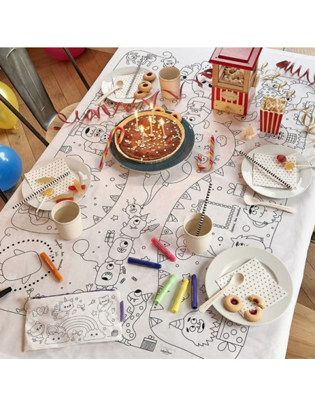 Nappe A Colorier Fete De P Tits Monstres Et 12 Feutres Lavables