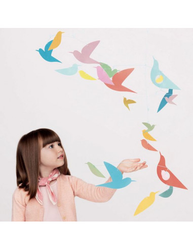 Mobile en papier oiseaux multicolores... Mobile en papier oiseaux multicolores...
