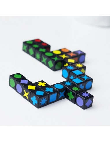 Qwirkle cubes - jeu Iello Qwirkle cubes - jeu Iello