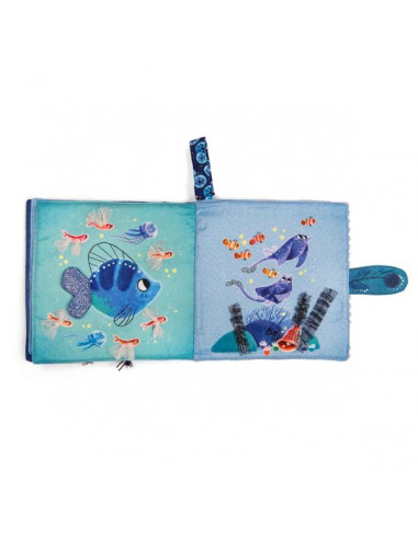 Livre tissu d'activités Les aventures... Livre tissu d'activités Les aventures...