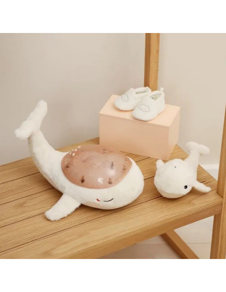 Tranquil whale white family Peluche musicale à projections - Cloud b