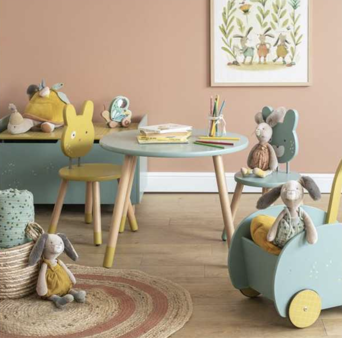 Table et chaises en bois pour enfants