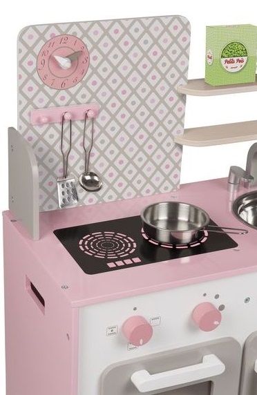 Jolie cuisine en bois rose pour jouer à la dinette