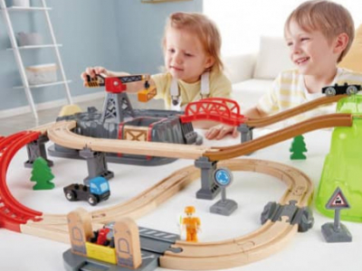 Les trains en bois magnétiques et leurs circuits